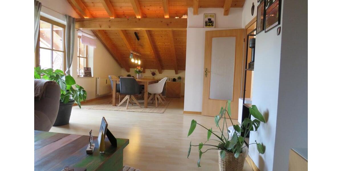Dachgeschoßwohnung Mittenwald - 3 Zimmer, 80 m&sup2;, 990&euro; | Angebot:26638691
