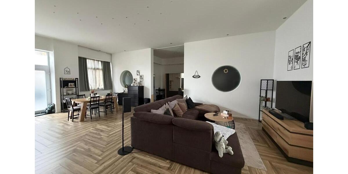 Etagenwohnung Uder - 4 Zimmer, 150 m&sup2;, 900&euro; | Angebot:26092951