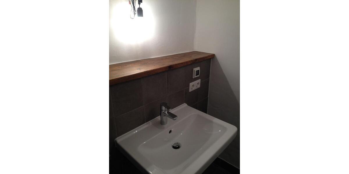 Etagenwohnung Burghausen - 2 Zimmer, 107 m&sup2;, 1.025&euro; | Angebot:25378085