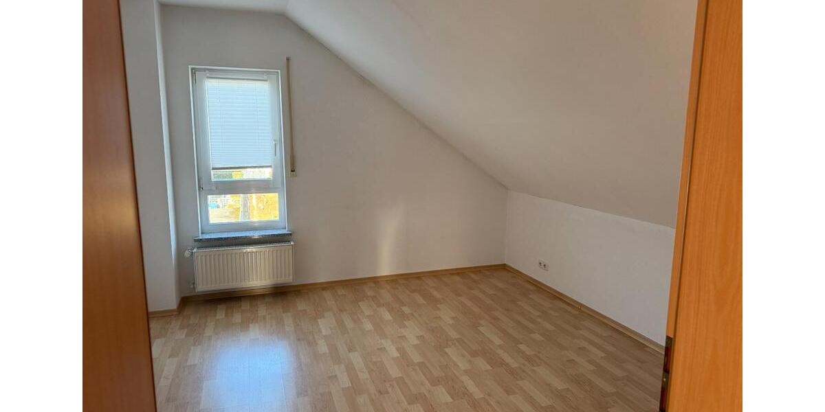 Dachgeschoßwohnung Hattersheim am Main - 2 Zimmer, 63 m&sup2;, 730&euro; | Angebot:24850720