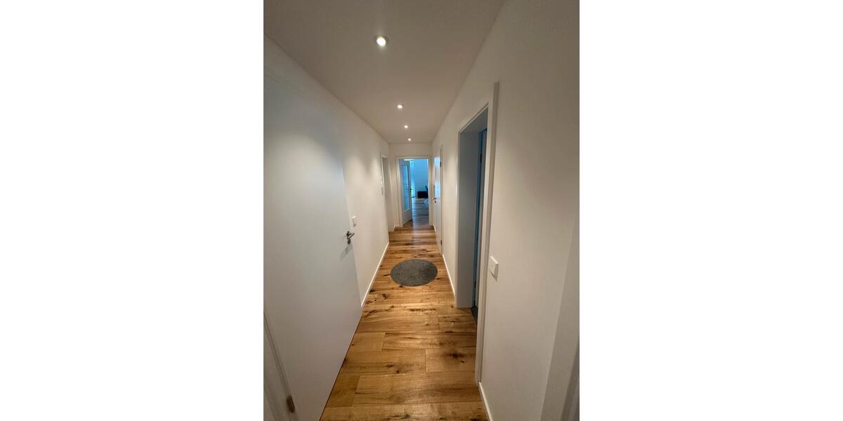 Dachgeschoßwohnung Leonberg - 4.5 Zimmer, 90 m&sup2;, 1.650&euro; | Angebot:26615323