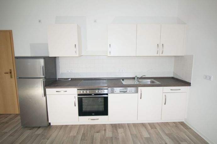 schöne 2-Raum-Wohnung, mit Balkon und Einbauküche