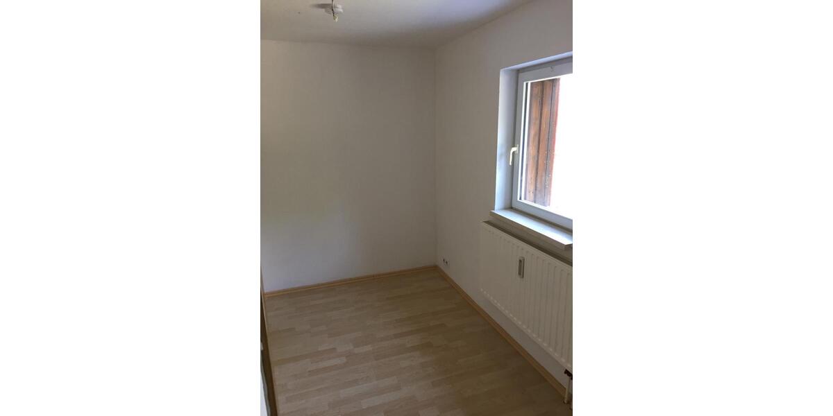 Erdgeschoßwohnung Nebra (Unstrut) - 3 Zimmer, 72 m&sup2;, 550&euro; | Angebot:26481145