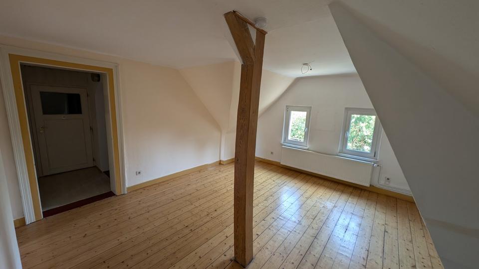 Dachgeschoßwohnung Jesberg - 2.5 Zimmer, 80 m&sup2;, 420&euro; | Angebot:25364398