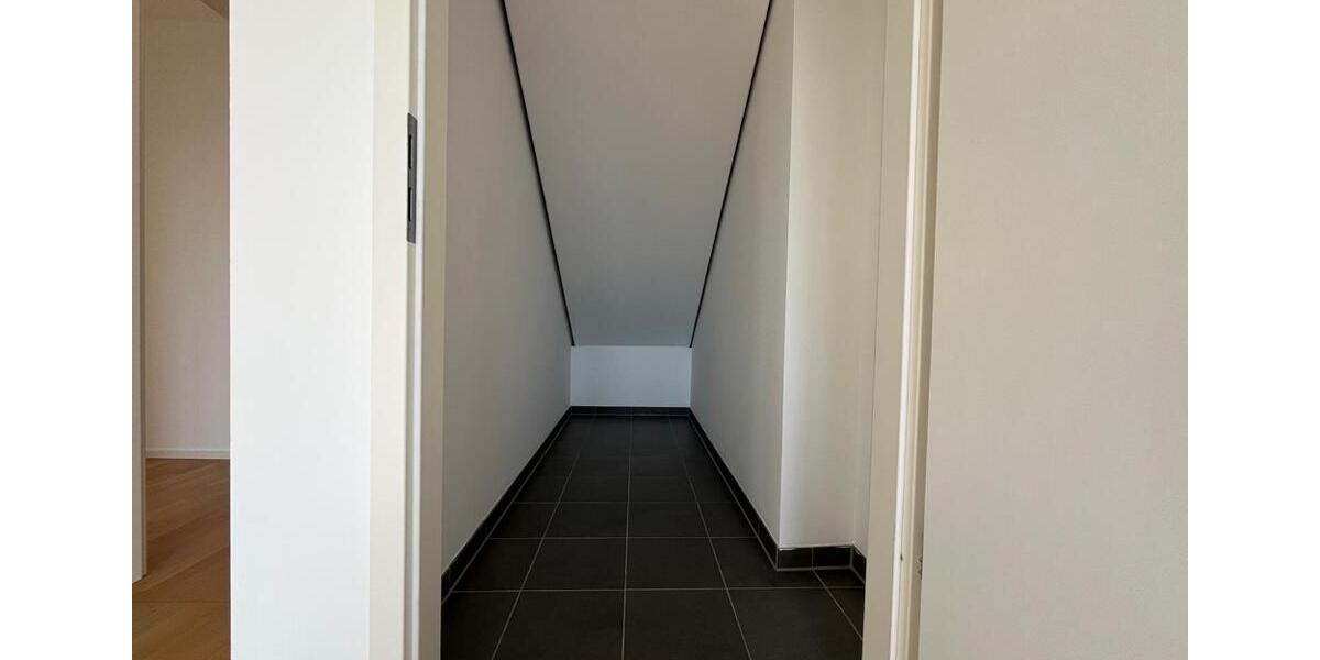 Etagenwohnung Stuttgart - 4 Zimmer, 135 m&sup2;, 2.076&euro; | Angebot:26068595