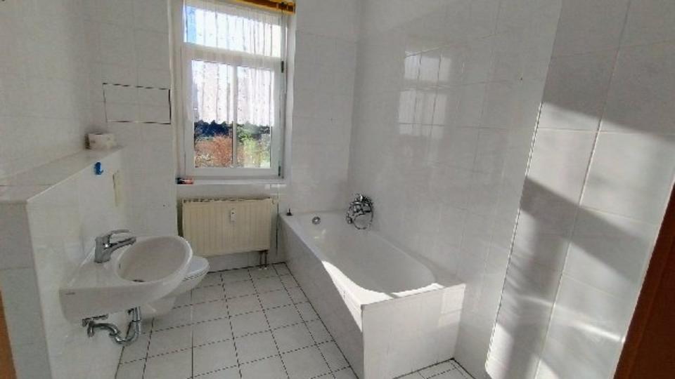 4-Raum-Wohnung mit Balkon, 2 Bädern, Wanne, Garten 4 zimmer