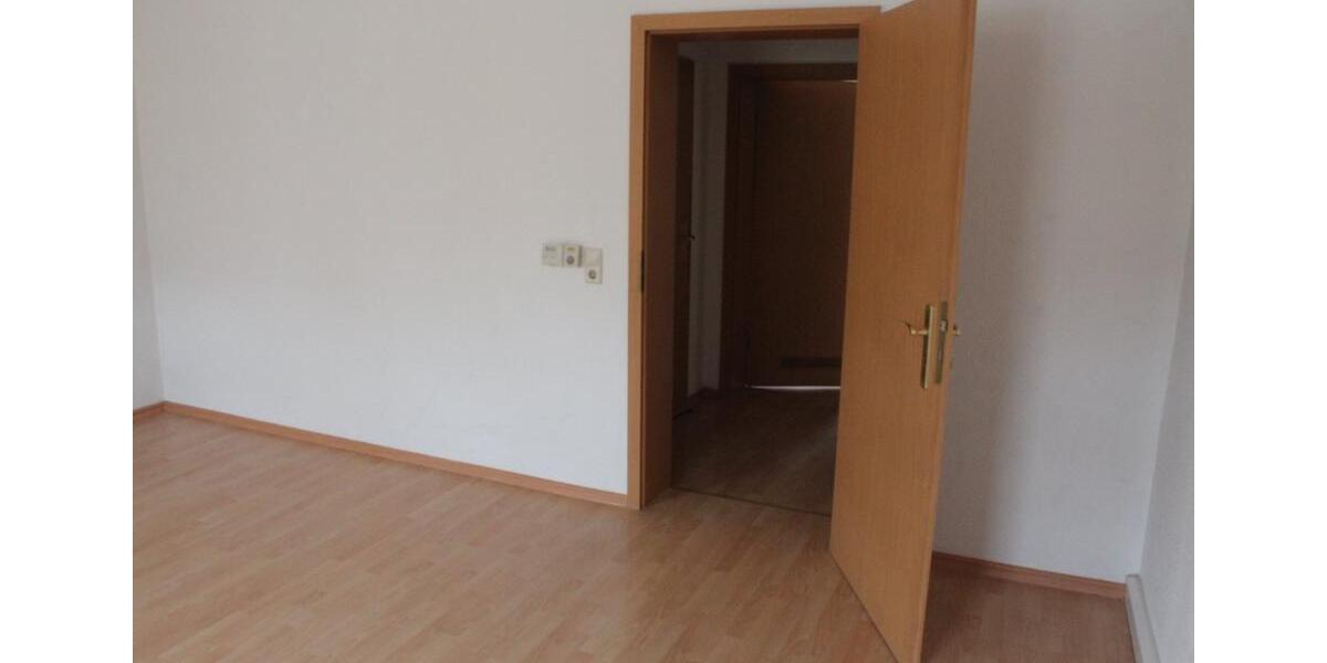Etagenwohnung Köthen (Anhalt) - 3 Zimmer, 85 m&sup2;, 425&euro; | Angebot:23793125