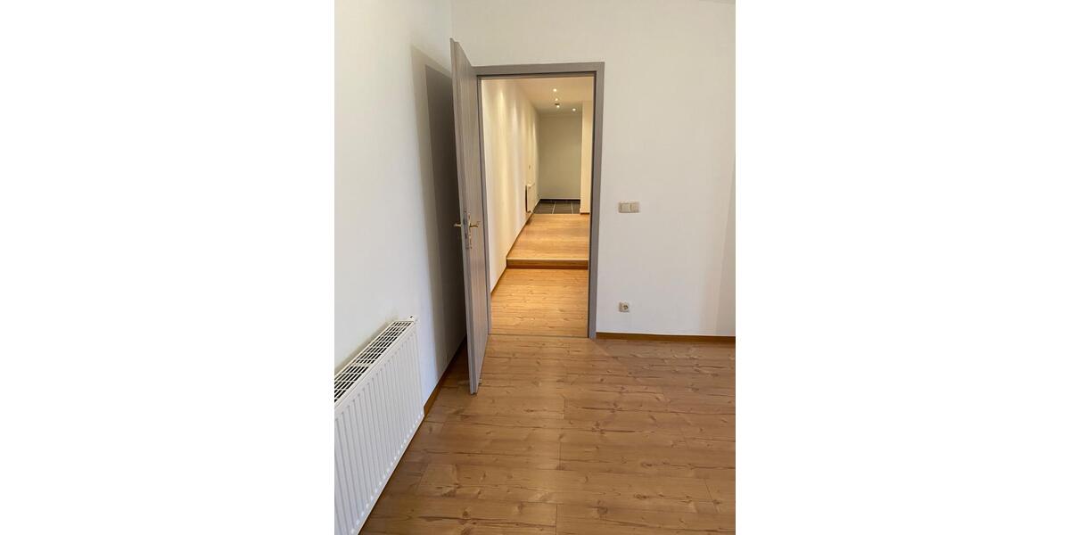 Erdgeschoßwohnung Saalfeld (Saale) - 2 Zimmer, 75 m&sup2;, 510&euro; | Angebot:25893918