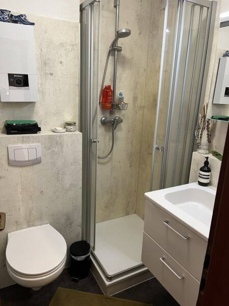 Schönes und Helles 1-Zimmerapartment mit Schlafnische - Einbauküche - TG-Stellplatz