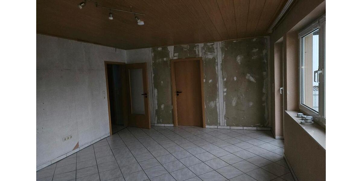 Etagenwohnung Volkmarsen - 4 Zimmer, 96 m&sup2;, 700&euro; | Angebot:26533047