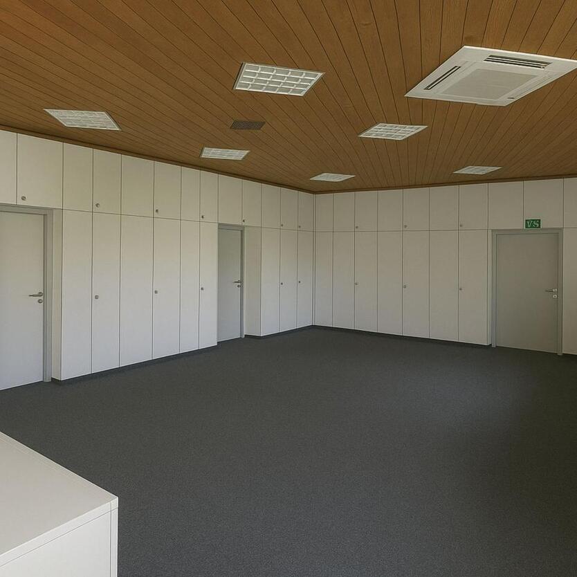 Büro in Giengen – 124 m², hell, mit Klima & Parkplätzen
