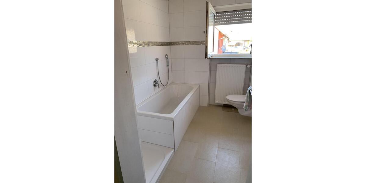 Geräumige 3-Zimmer-Wohnung im 1. OG (ohne Balkon, Terrasse optional) 3 zimmer