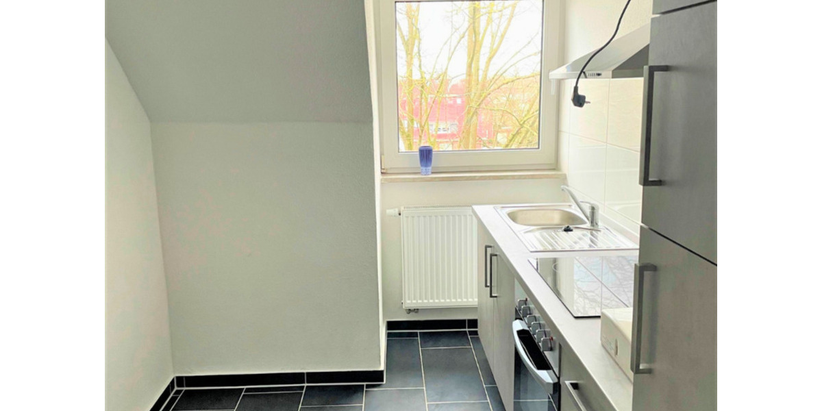 Dachgeschoßwohnung Wilhelmshaven - 2 Zimmer, 45 m&sup2;, 400&euro; | Angebot:25960045