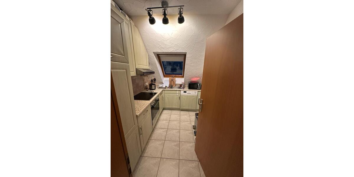 Dachgeschoßwohnung Neuenstein - 3.5 Zimmer, 77 m&sup2;, 980&euro; | Angebot:24891130