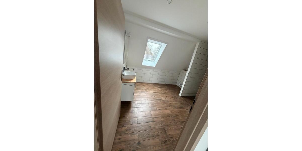 Dachgeschoßwohnung Stapel - 3 Zimmer, 80 m&sup2;, 1.000&euro; | Angebot:24818586