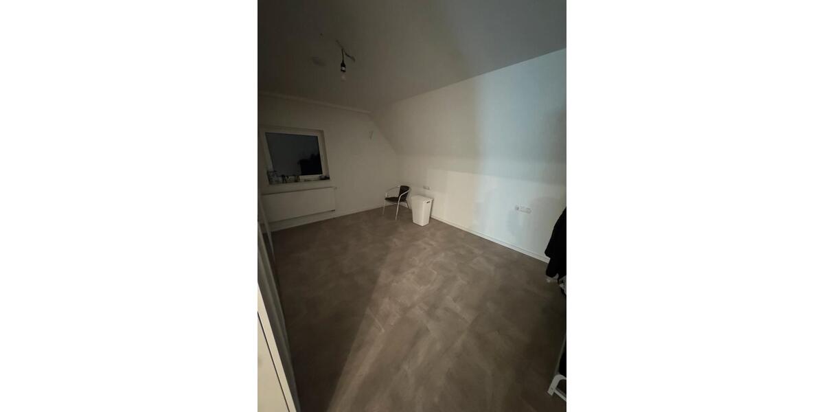 Wohnen auf Zeit Staufenberg - 4 Zimmer, 120 m&sup2;, 350&euro; | Angebot:25638958