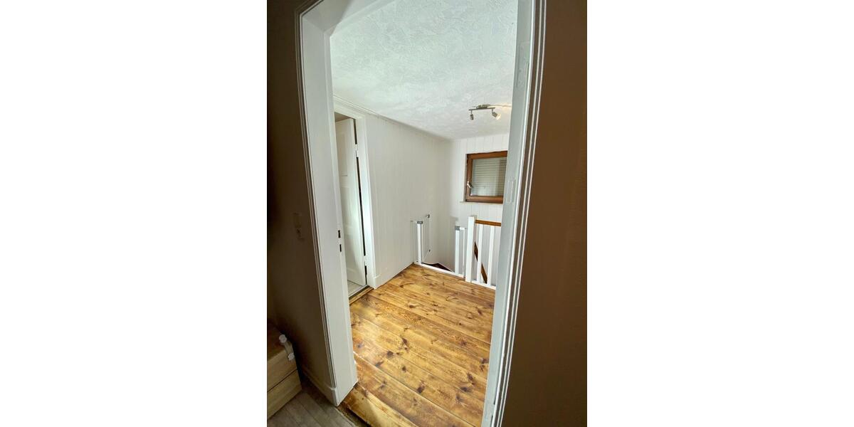 Dachgeschoßwohnung Wesselburen - 3 Zimmer, 70 m&sup2;, 820&euro; | Angebot:26023632