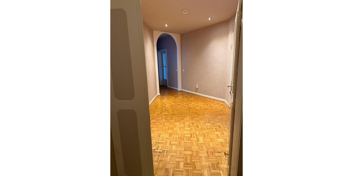 Erdgeschoßwohnung Hameln - 3.5 Zimmer, 133 m&sup2;, 1.600&euro; | Angebot:24804008