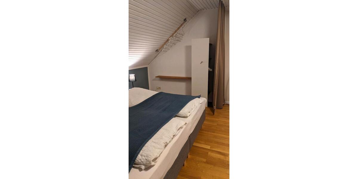 Dachgeschoßwohnung Sankt Augustin - 2 Zimmer, 75 m&sup2;, 2.500&euro; | Angebot:24381290