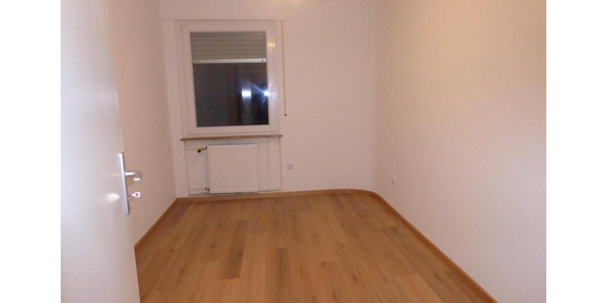 Etagenwohnung Rastatt - 4 Zimmer, 86 m&sup2;, 950&euro; | Angebot:24559804