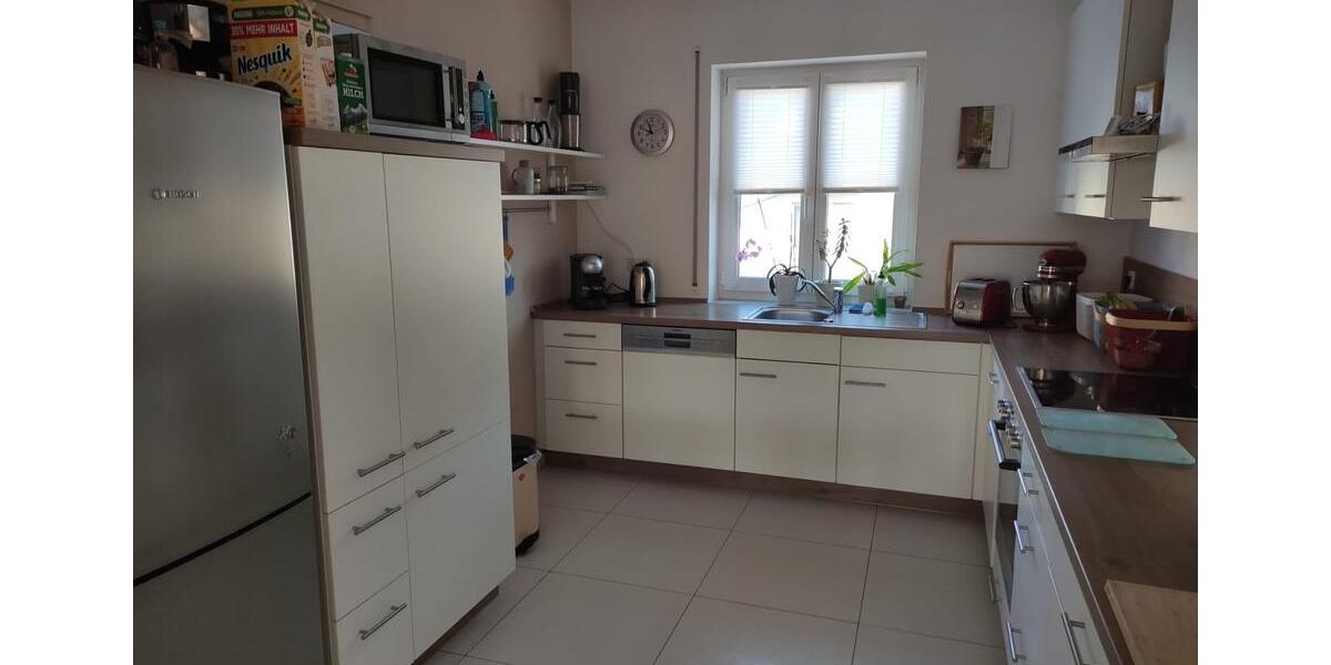 Etagenwohnung Schwandorf - 4 Zimmer, 100 m&sup2;, 1.225&euro; | Angebot:25855047