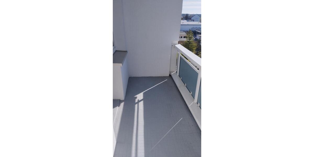 Etagenwohnung Großenhain - 3 Zimmer, 67 m&sup2;, 380&euro; | Angebot:25978788