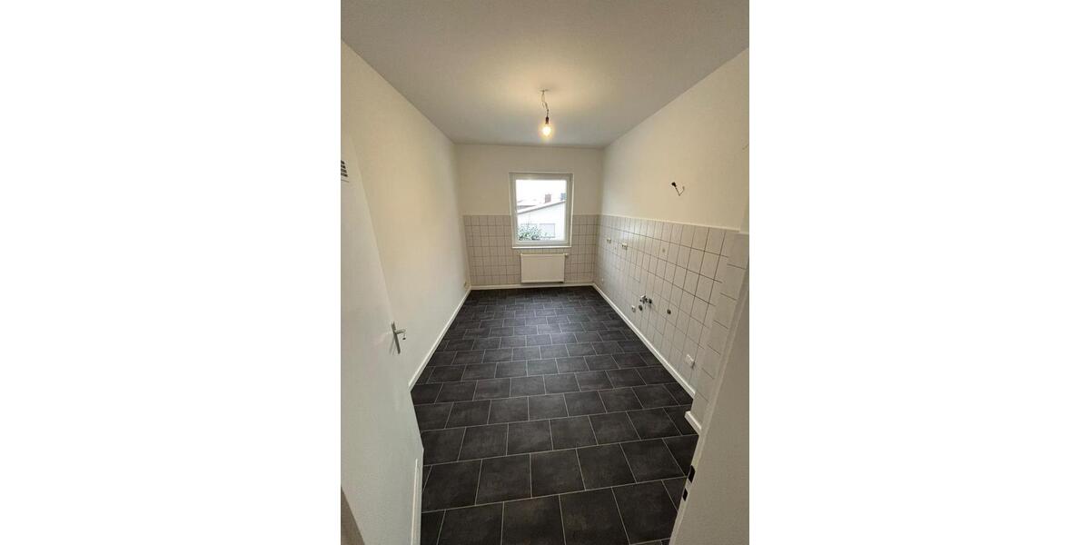 *Frisch RENOVIERT*helle 4-Zimmerwohnung mit Terrasse bietet Platz für die ganze Familie* 4 zimmer