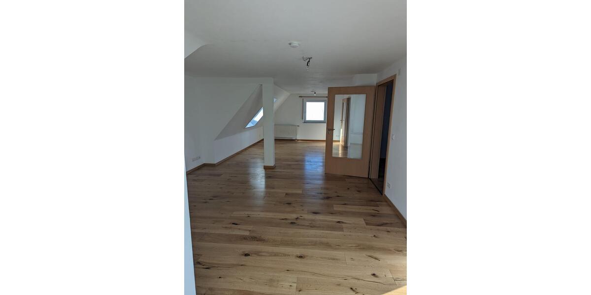 Etagenwohnung Illertissen - 2.5 Zimmer, 72 m&sup2;, 900&euro; | Angebot:25171601