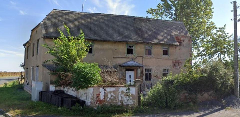 Haus im Dornröschenschlaf. 3 zimmer