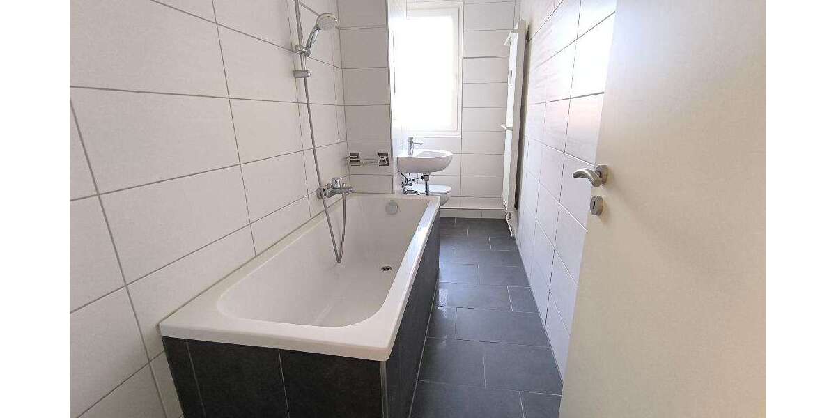 Etagenwohnung Bernburg Talstadt - 3 Zimmer, 61 m&sup2;, 378&euro; | Angebot:26565692