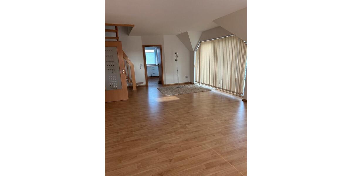 Etagenwohnung Enger - 4 Zimmer, 150 m&sup2;, 1.300&euro; | Angebot:26022700