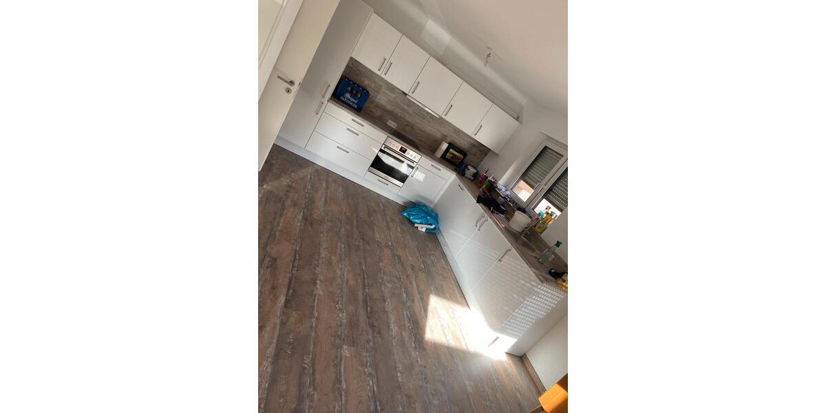 Erdgeschoßwohnung Brackenheim - 3 Zimmer, 110 m&sup2;, 1.300&euro; | Angebot:24638374