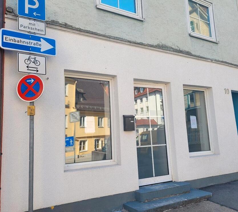 Laden zu vermieten