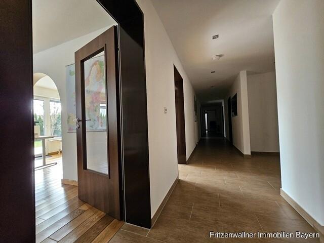 Erdgeschoßwohnung Kaufbeuren - 4 Zimmer, 125 m&sup2;, 1.500&euro; | Angebot:26489971