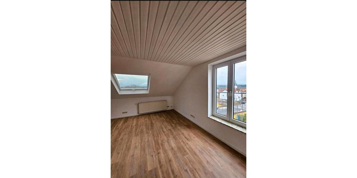 Dachgeschoßwohnung Bad Neustadt an der Saale - 3 Zimmer, 85 m&sup2;, 990&euro; | Angebot:24329997