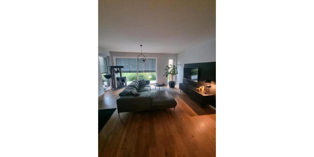 Erdgeschoßwohnung Detmold - 4 Zimmer, 124 m&sup2;, 1.690&euro; | Angebot:24720326