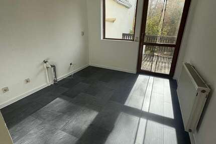 Wohnung zum Mieten in Naumburg 380 € 56.82 m² 2 zimmer