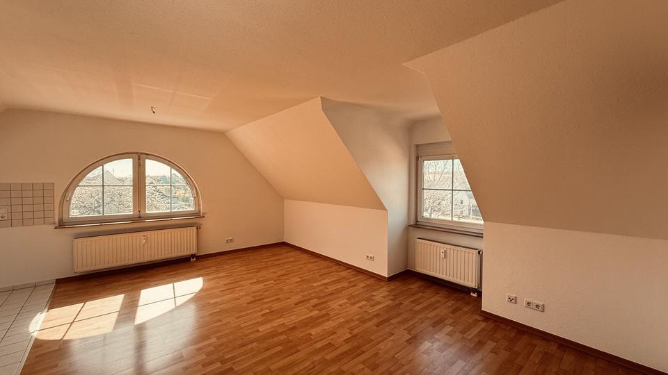 Dachgeschoßwohnung Radebeul - 2 Zimmer, 46 m&sup2;, 500&euro; | Angebot:26086397