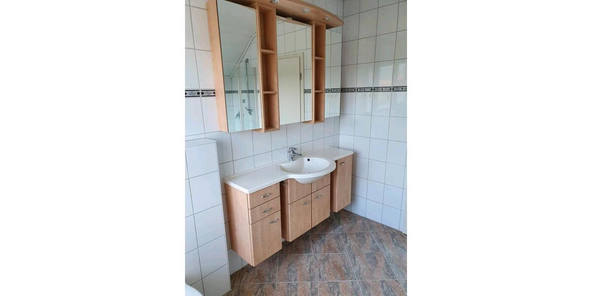 Dachgeschoßwohnung Burghaun - 3 Zimmer, 104 m&sup2;, 850&euro; | Angebot:24681973