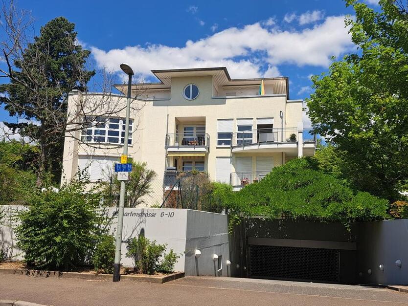 Wunderschöne 2-Zimmer-Wohnung mit Balkon in KH-Nord
