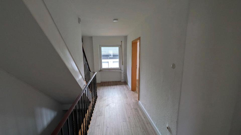 Etagenwohnung Brilon - 3 Zimmer, 100 m&sup2;, 590&euro; | Angebot:25612853