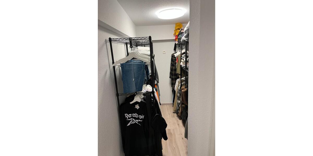 1-Zimmer-Maisonette mit Balkon & Stellplatz – Bornheim-Waldorf 1 zimmer