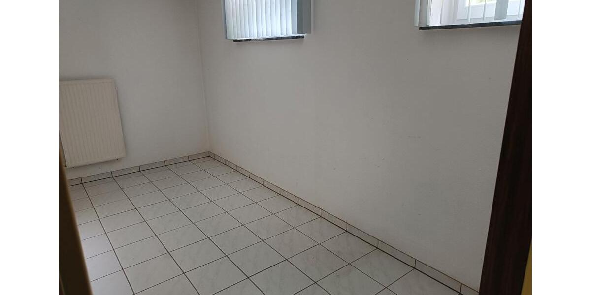 Erdgeschoßwohnung Gangelt - 4 Zimmer, 135 m&sup2;, 1.350&euro; | Angebot:26444181