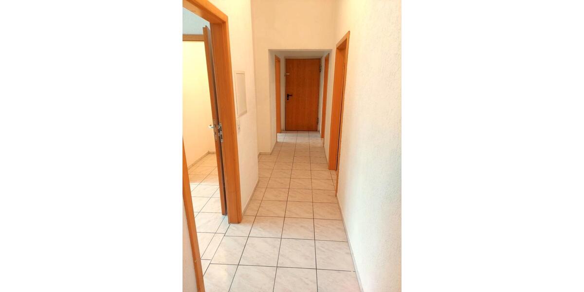 Erdgeschoßwohnung Oettingen in Bayern - 4 Zimmer, 85 m&sup2;, 690&euro; | Angebot:26247680