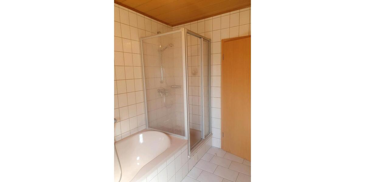 Erdgeschoßwohnung Florstadt - 5 Zimmer, 122 m&sup2;, 1.200&euro; | Angebot:26533069