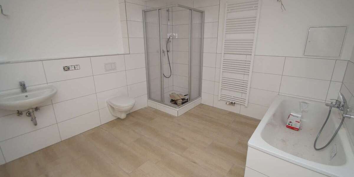 Etagenwohnung Schkopau Lochau - 3 Zimmer, 122 m&sup2;, 1.218&euro; | Angebot:25335475