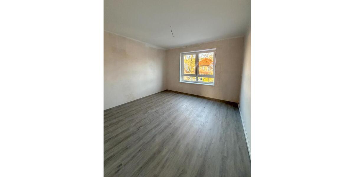 Dachgeschoßwohnung Gronau (Westfahlen) - 3 Zimmer, 92 m&sup2;, 1.330&euro; | Angebot:24149068