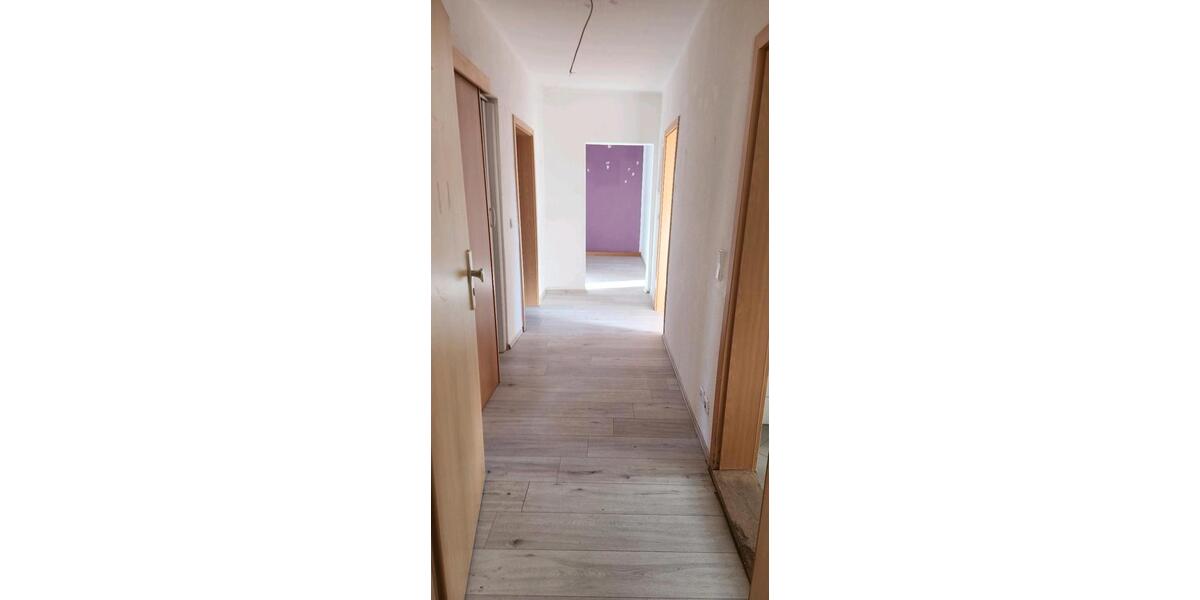 Etagenwohnung Weida - 4 Zimmer, 88 m&sup2;, 589&euro; | Angebot:25307169