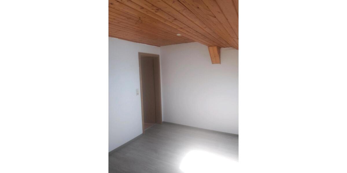 Dachgeschoßwohnung Bad Honnef - 3 Zimmer, 65 m&sup2;, 600&euro; | Angebot:26241838