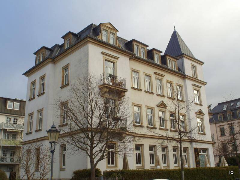 Ab Mitte August 2025: Schöne Wohnung mit separater Küche, neuem Bad mit Dusche & Minibalkon